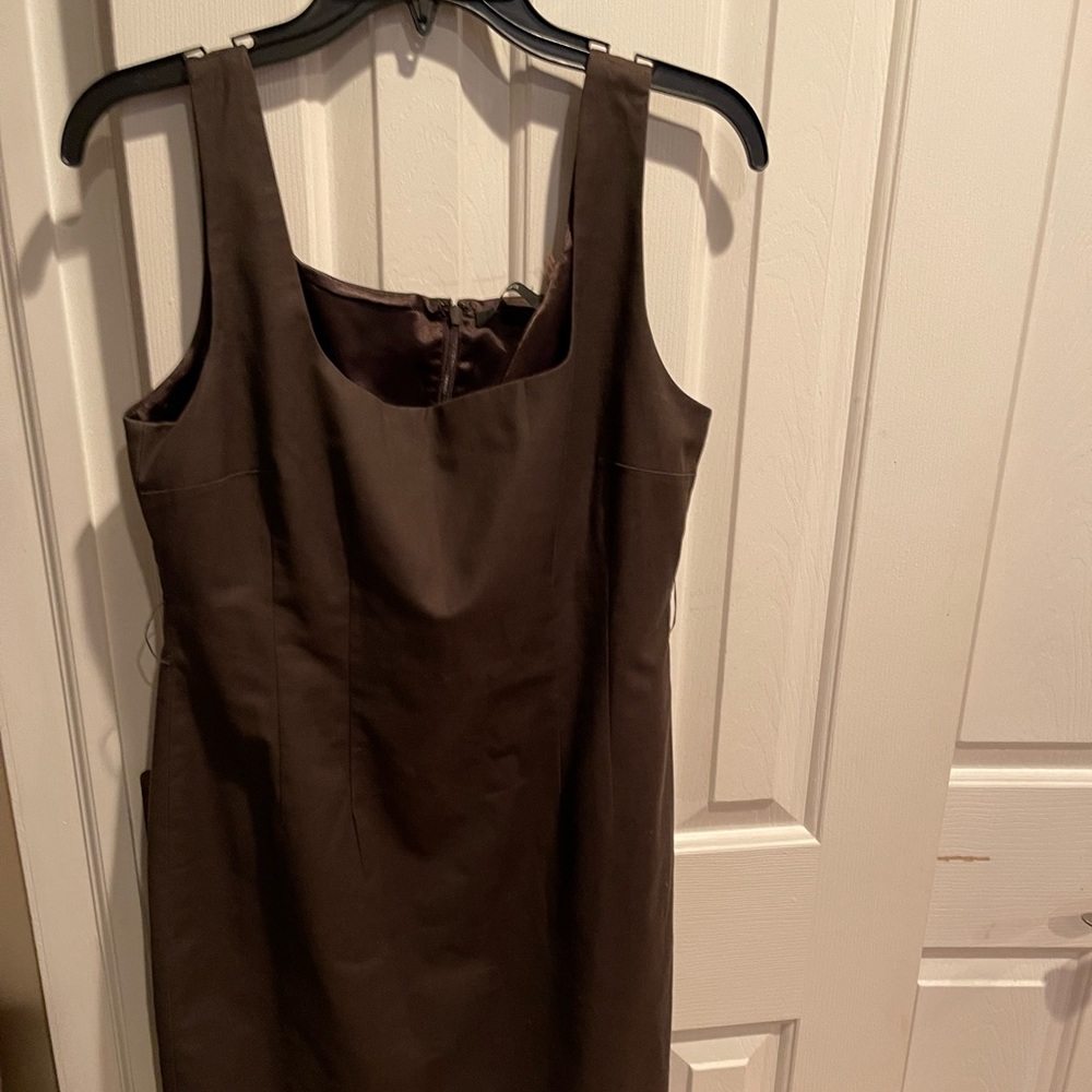 Tahari vintage womens dress with belt size 8. Tank dress